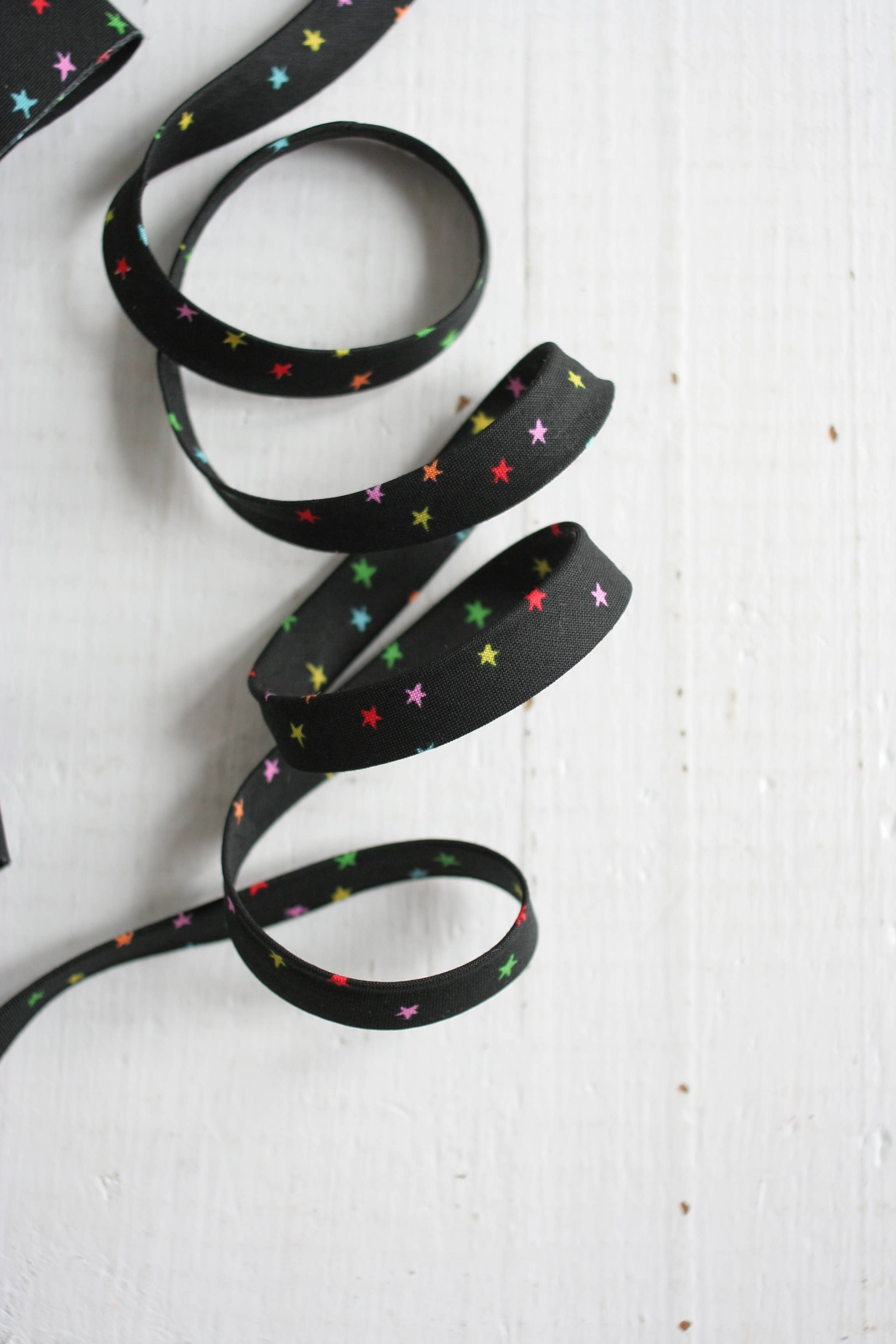 1/2" Double Fold Bias Binding - Starry Mini Vivid Rainbow