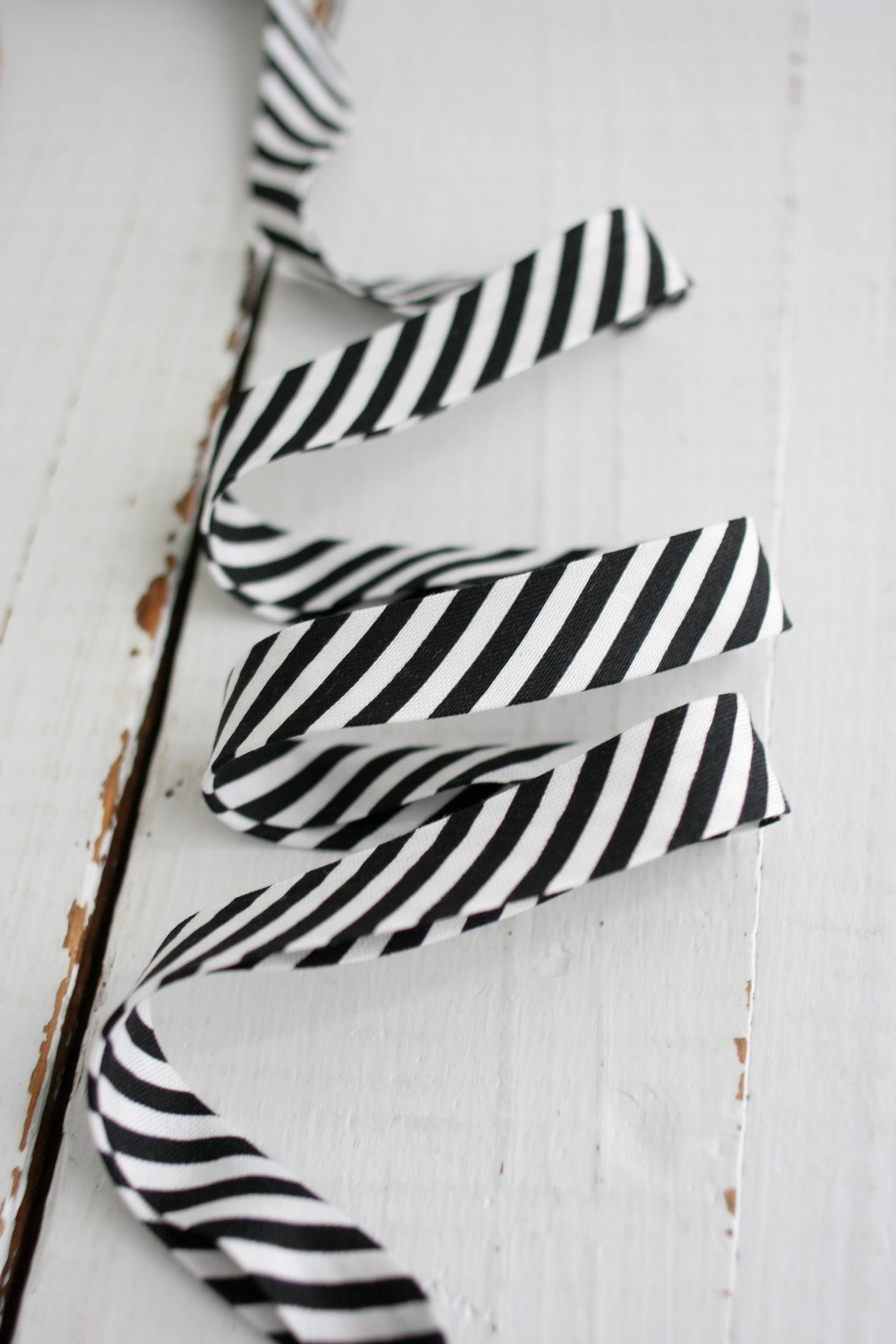1/2" Double Fold Bias Binding -  Black Stripe