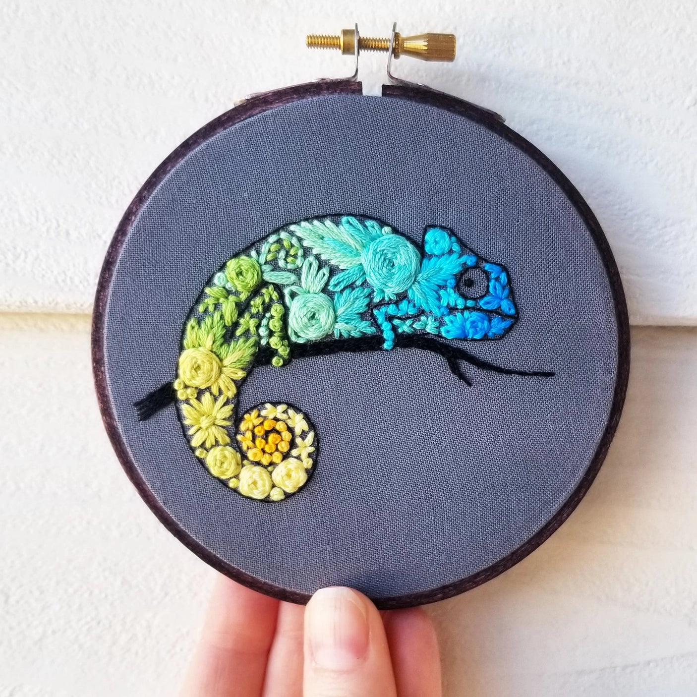 Chameleon Beginner Embroidery Kit