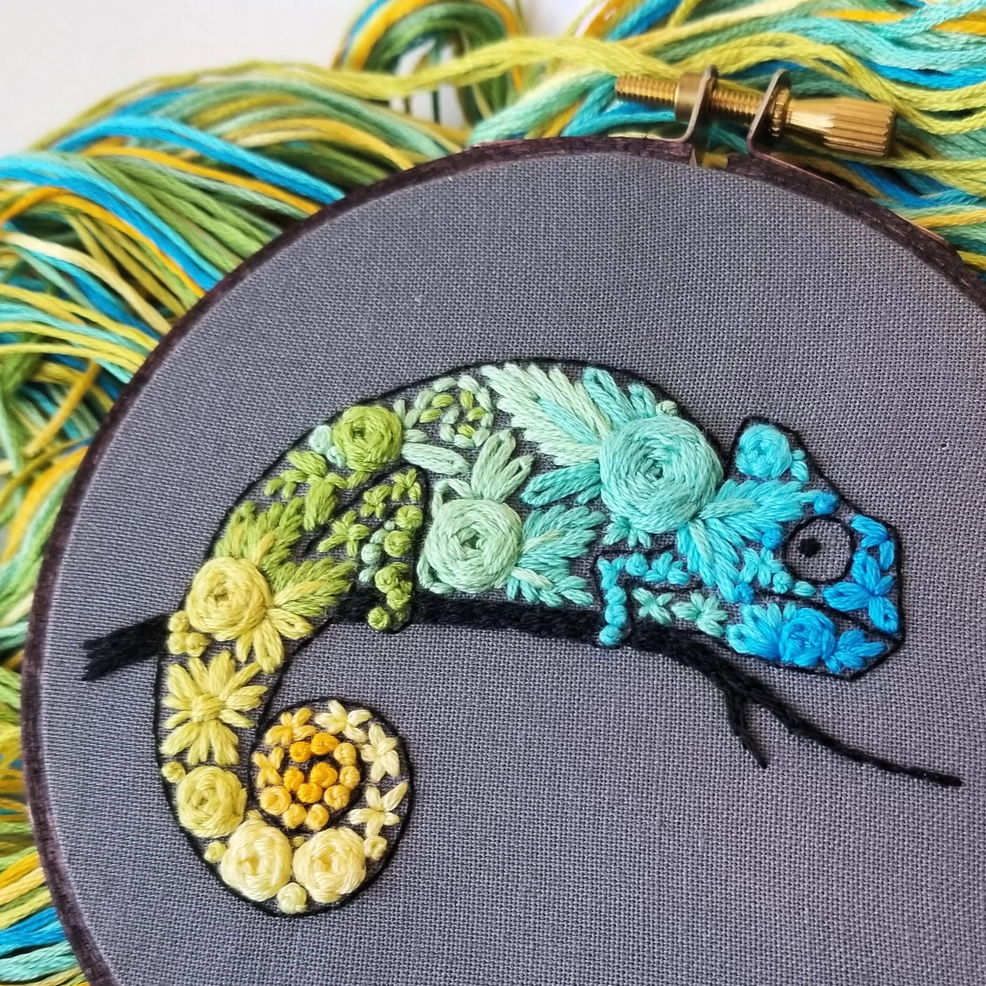 Chameleon Beginner Embroidery Kit