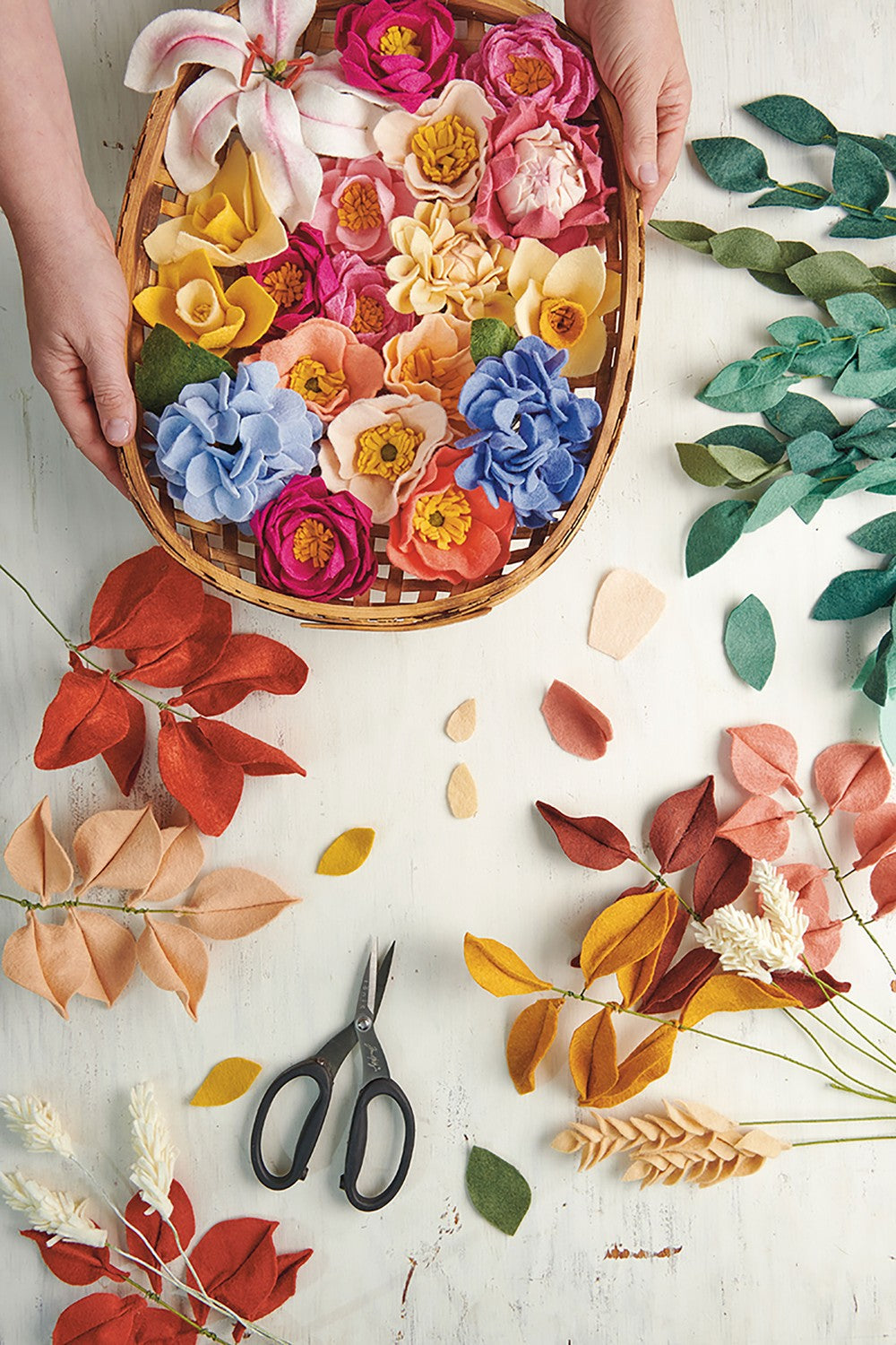 Make Felt Flowers: Four Seasons of Crafting Modern Plants & Flowers