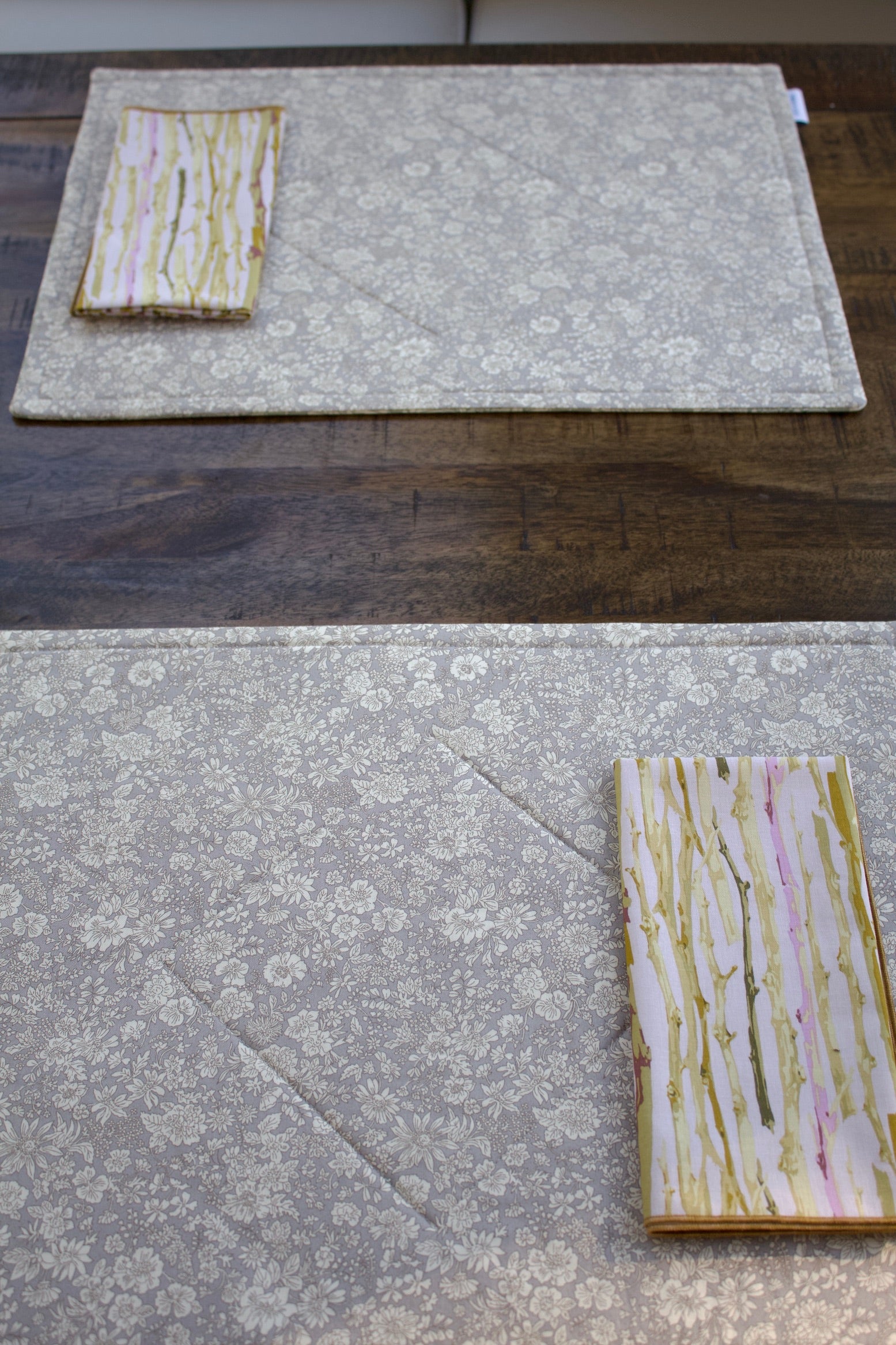 Chrysanthemum Placemats (Set of 2)