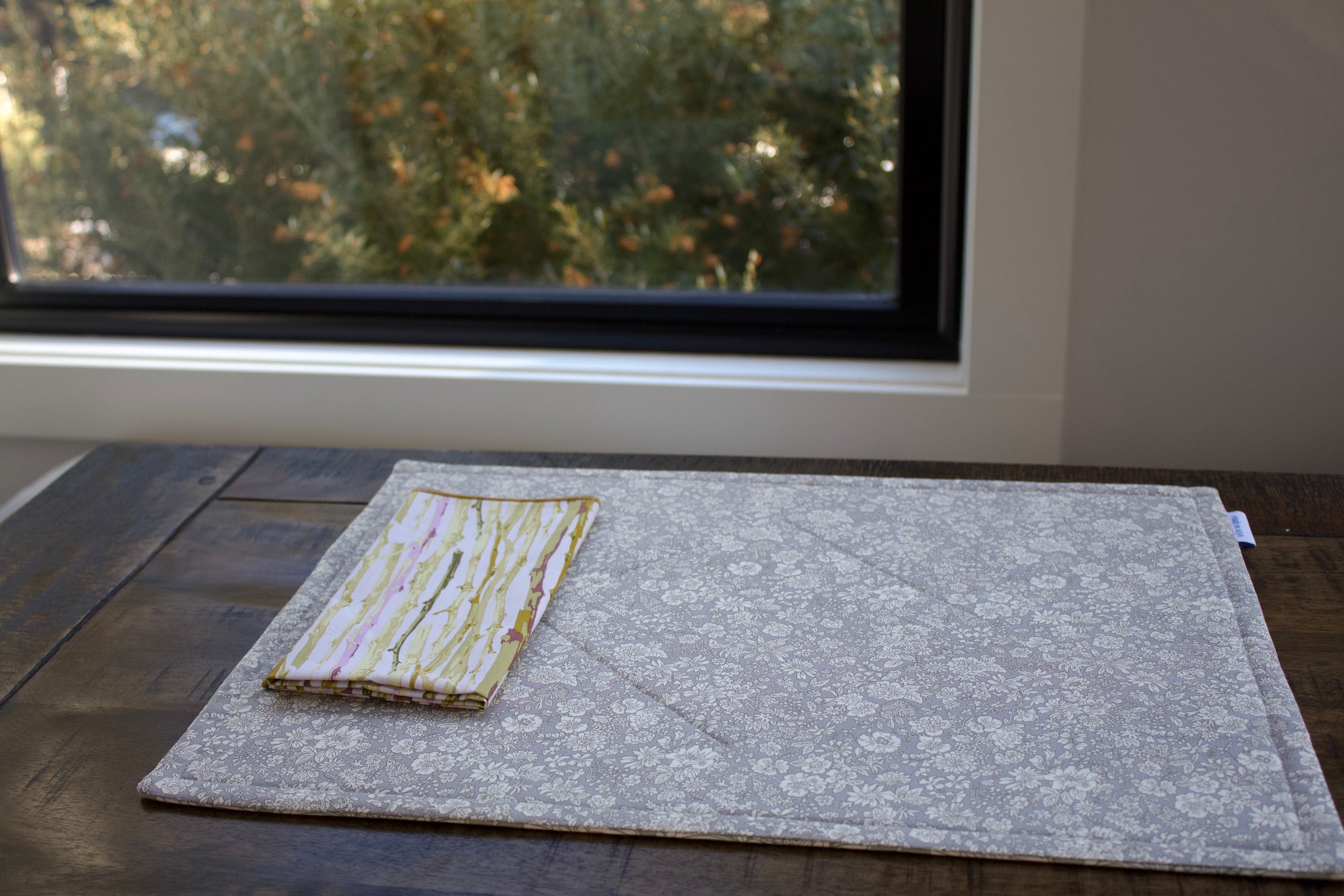 Chrysanthemum Placemats (Set of 2)