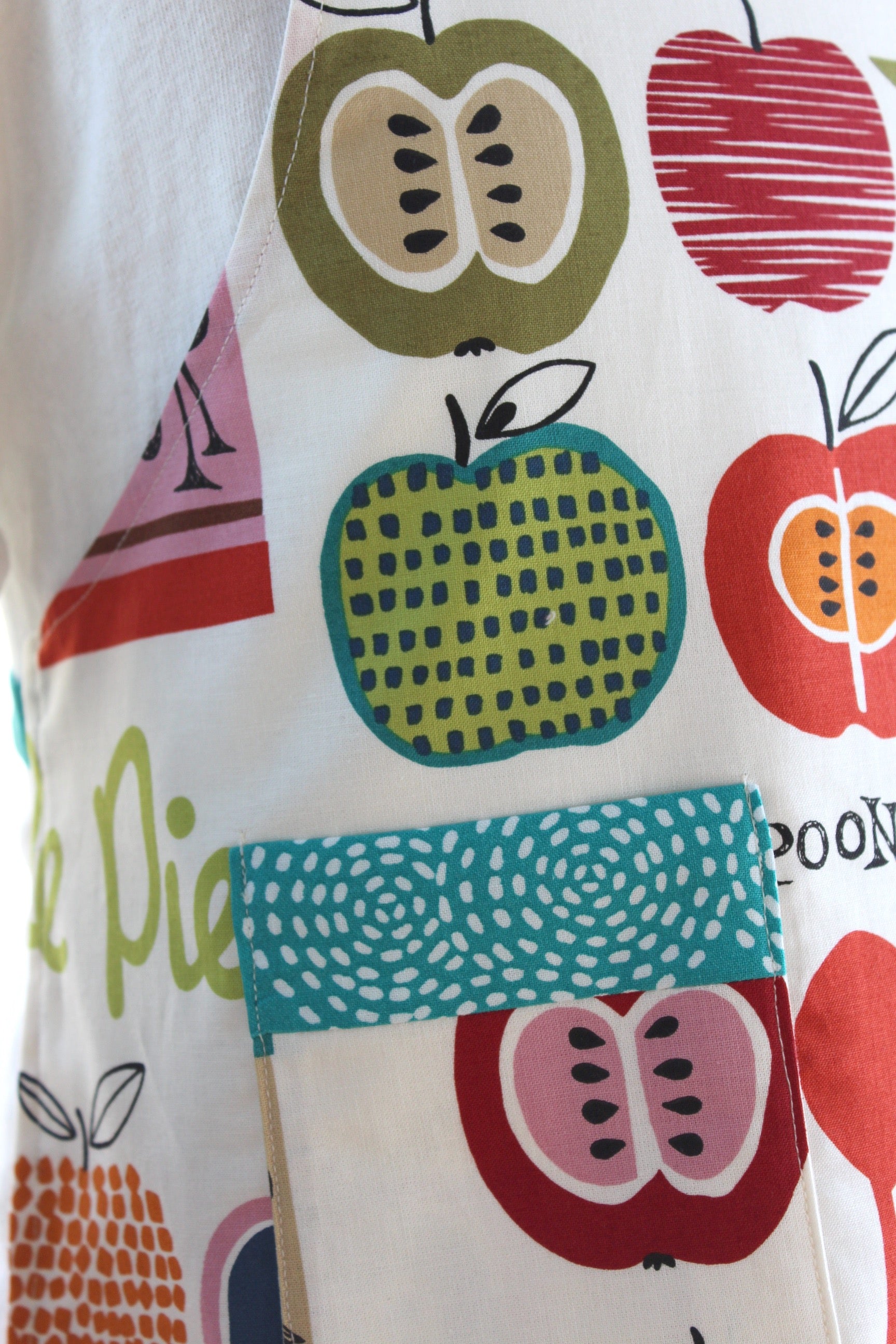 Apple Pie Kid's Apron-The Blue Peony-Age Group_Kids,Category_Apron,Gender_Boys,Gender_Girls,Material_Cotton,Size_Medium (ages 6-11),Size_Small (ages up to 5),Theme_Food