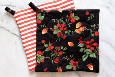 Berry Bramble Potholder-The Blue Peony-Category_Pot Holder,Color_Black,Color_Red,Department_Kitchen,Size_Traditional (Square),Theme_Food