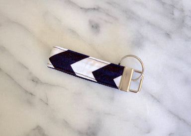 Black Chevron Key Fob-The Blue Peony-Category_Key Fob,Color_Black,Color_White,Department_Personal Accessory